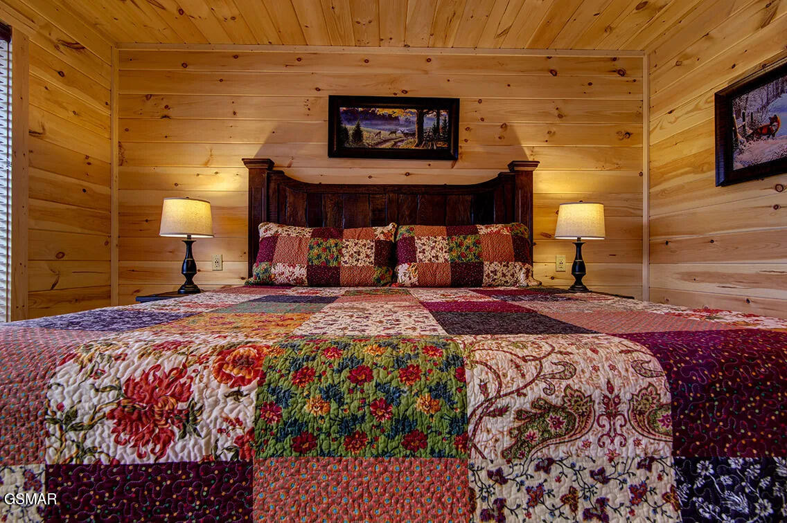 1205 Parkview Vista Way Pigeon Forge TN 37862