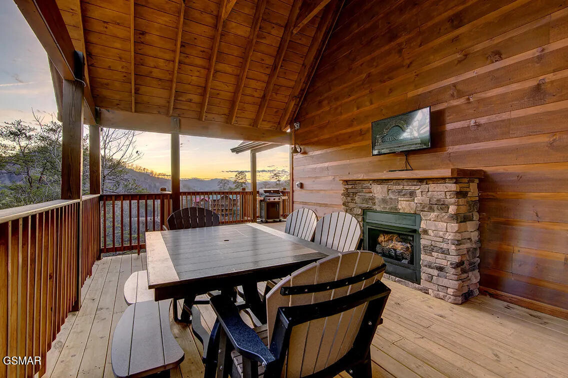 1205 Parkview Vista Way Pigeon Forge TN 37862