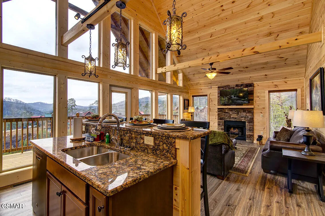 1205 Parkview Vista Way Pigeon Forge TN 37862