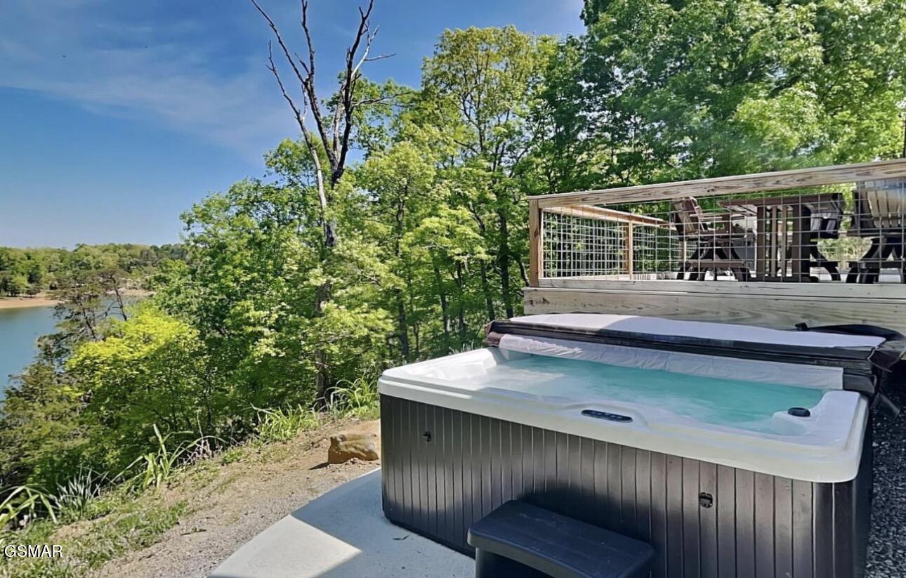 2145 Stillhouse Road Dandridge TN 37725