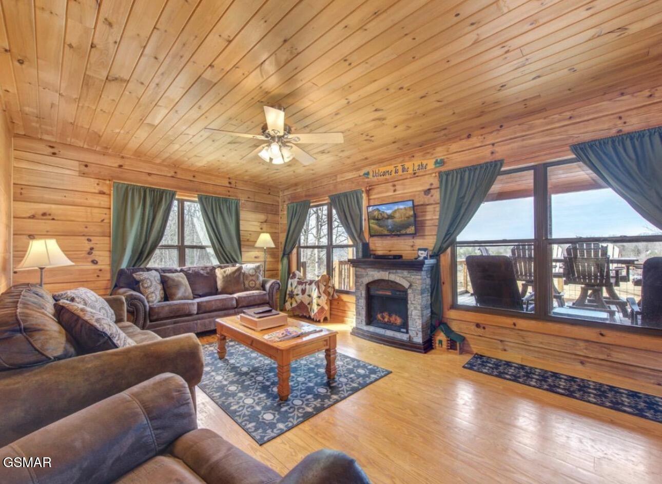 2145 Stillhouse Road Dandridge TN 37725