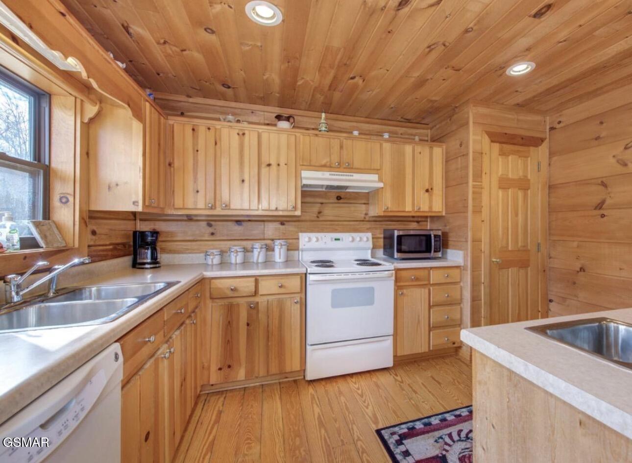 2145 Stillhouse Road Dandridge TN 37725