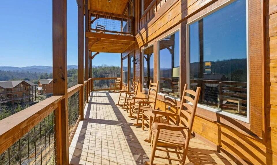 4521 Shangrila Way Sevierville TN 37876