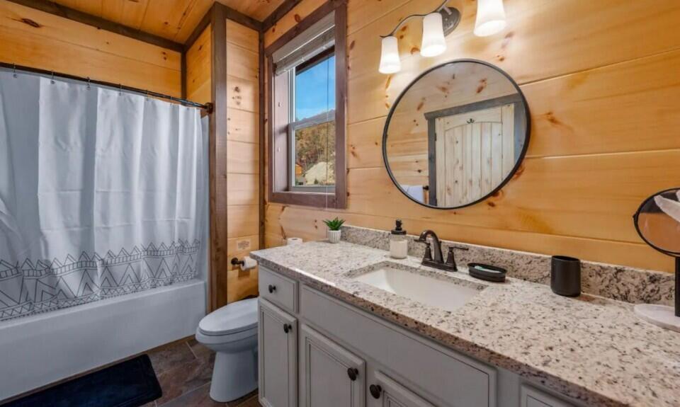 4521 Shangrila Way Sevierville TN 37876