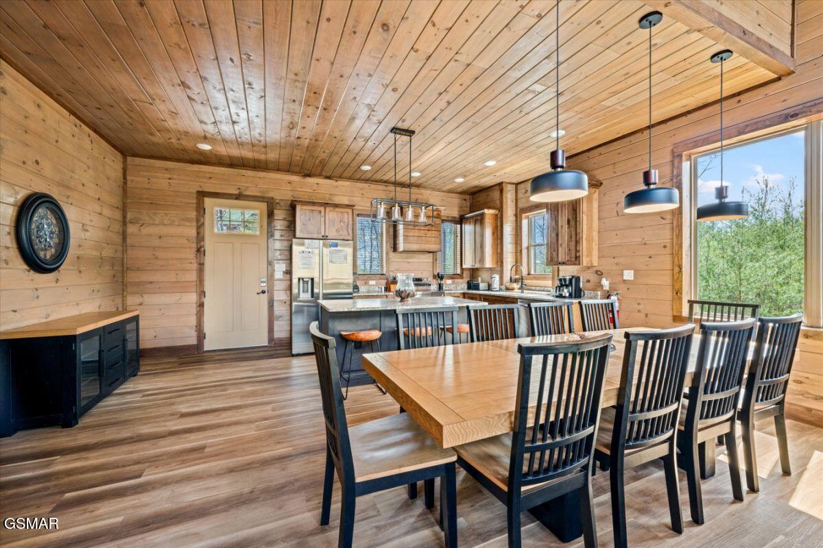 2009 Smoky Cove Road Sevierville TN 37876