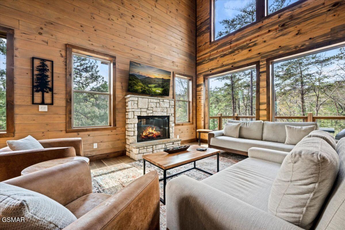 2009 Smoky Cove Road Sevierville TN 37876