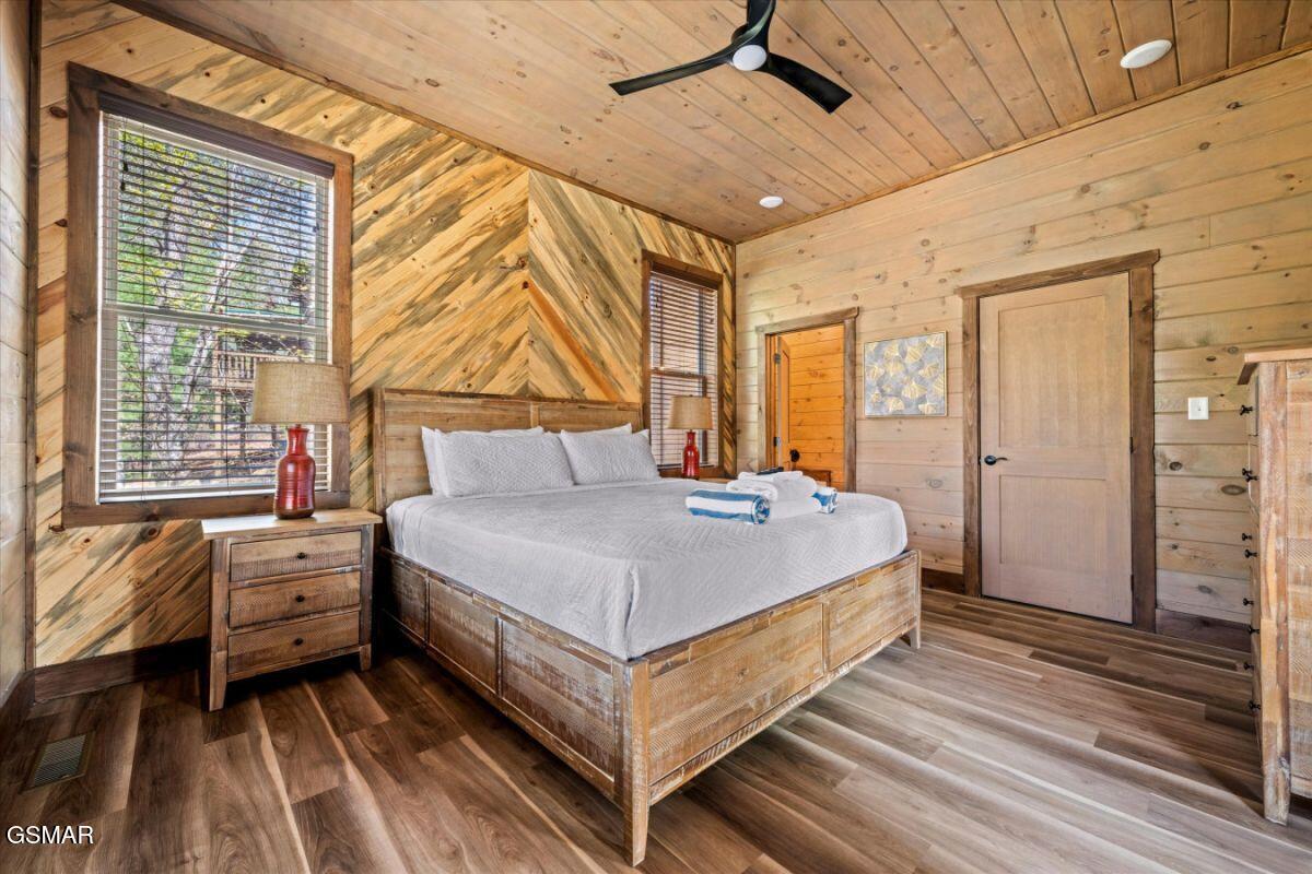 2009 Smoky Cove Road Sevierville TN 37876