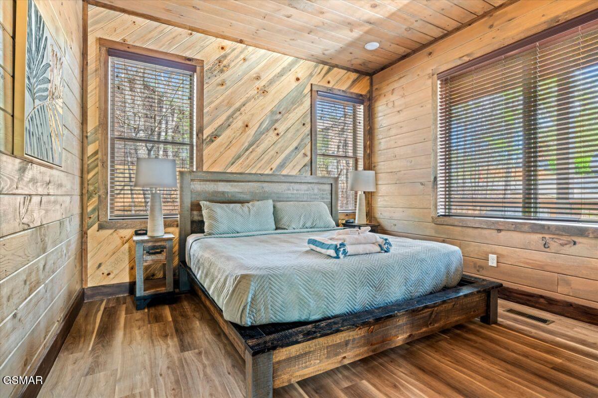 2009 Smoky Cove Road Sevierville TN 37876