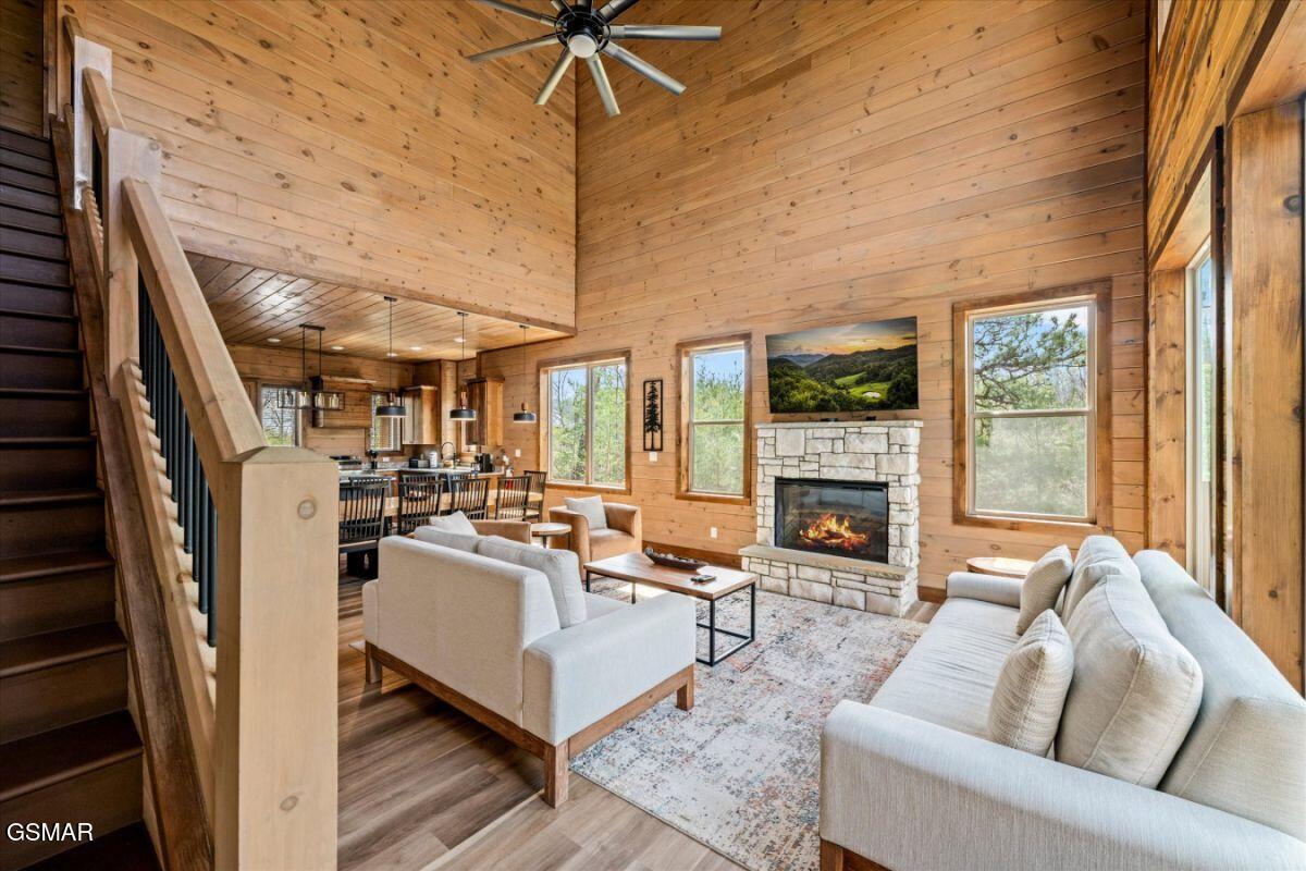 2009 Smoky Cove Road Sevierville TN 37876