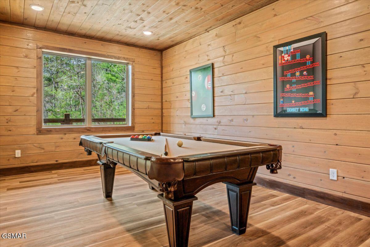 2009 Smoky Cove Road Sevierville TN 37876