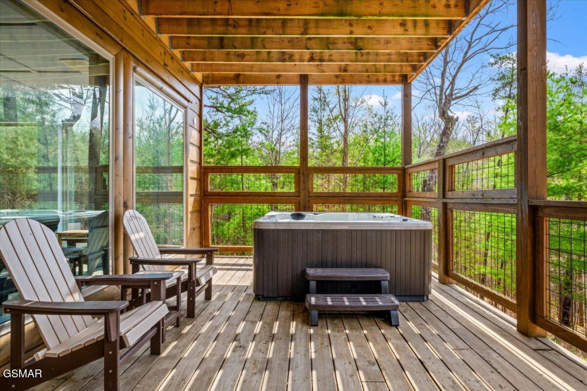 2009 Smoky Cove Road Sevierville TN 37876
