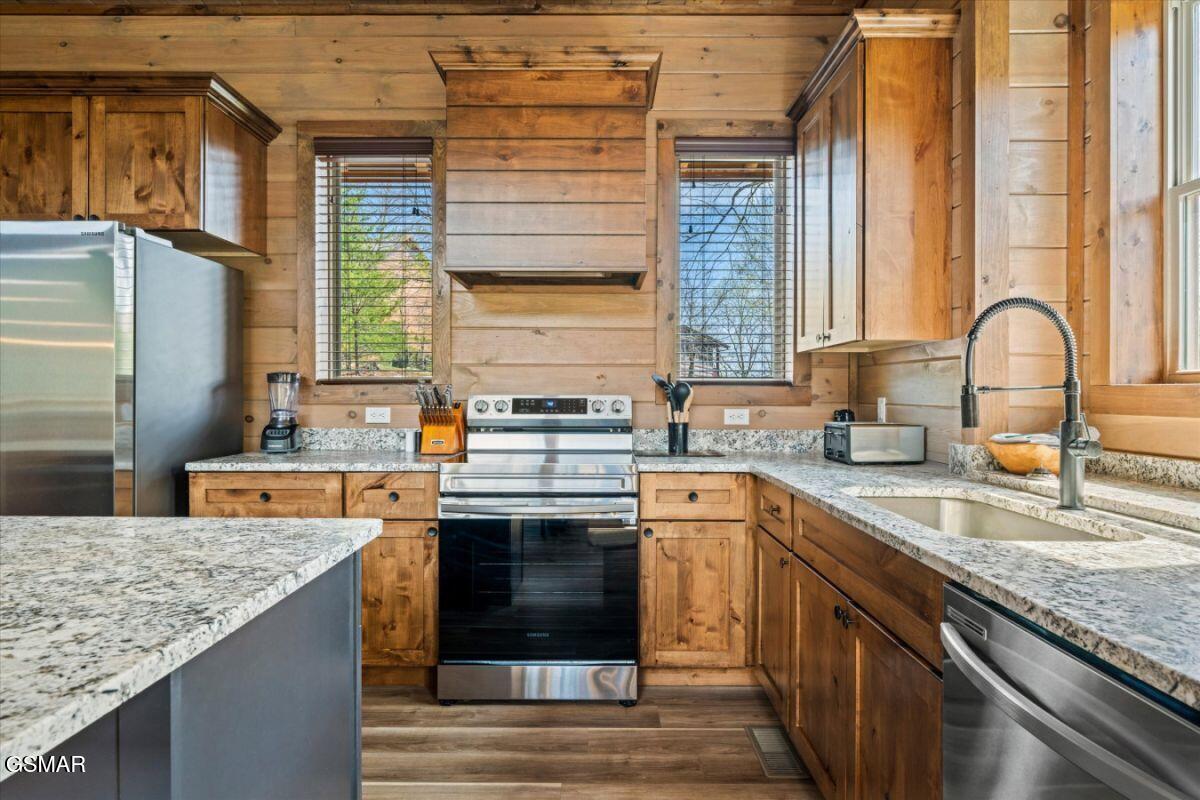 2009 Smoky Cove Road Sevierville TN 37876