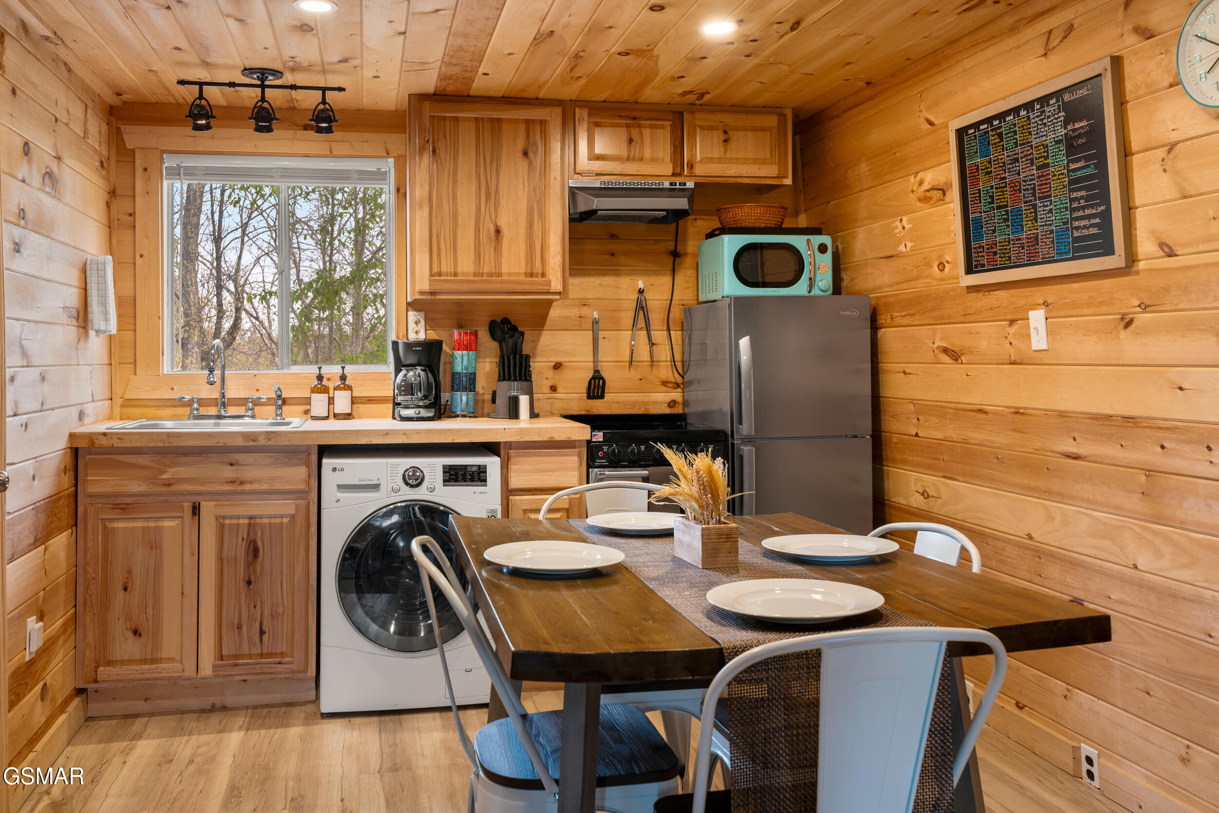 1638 S Mountain View Road Sevierville TN 37876