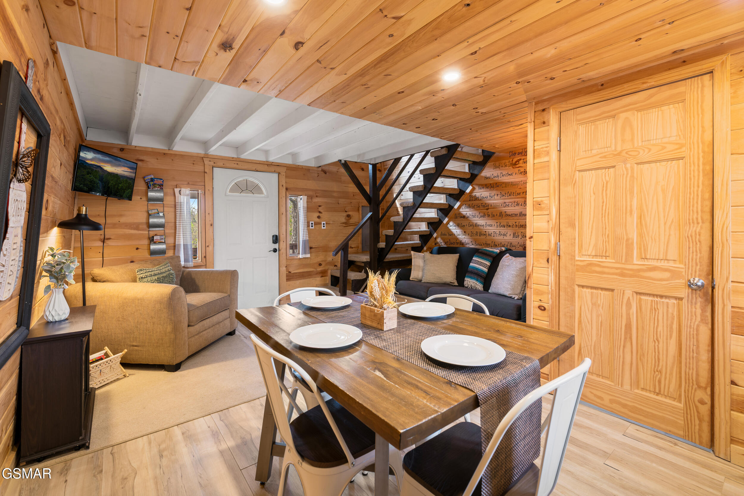 1638 S Mountain View Road Sevierville TN 37876