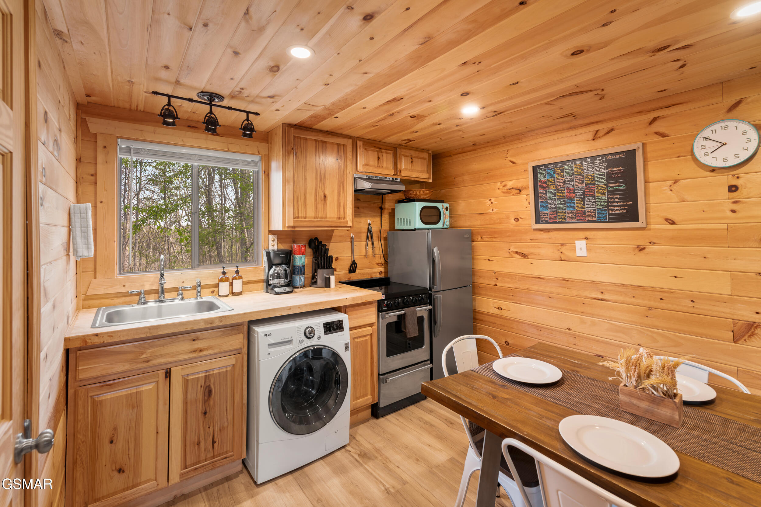 1638 S Mountain View Road Sevierville TN 37876