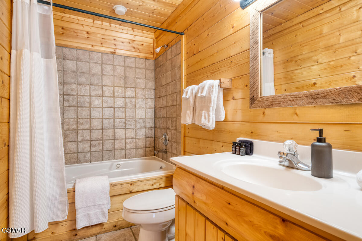 307 Caney Creek Road Pigeon Forge TN 37863