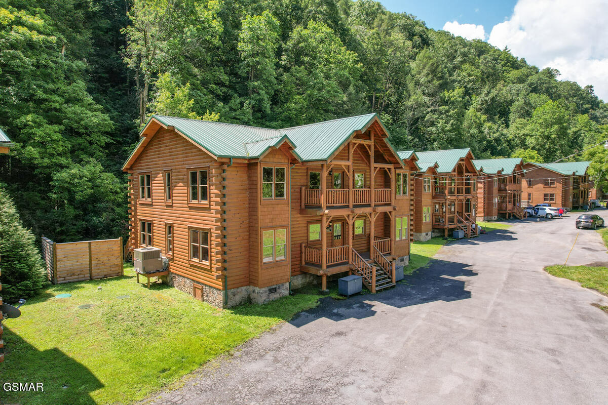 307 Caney Creek Road Pigeon Forge TN 37863