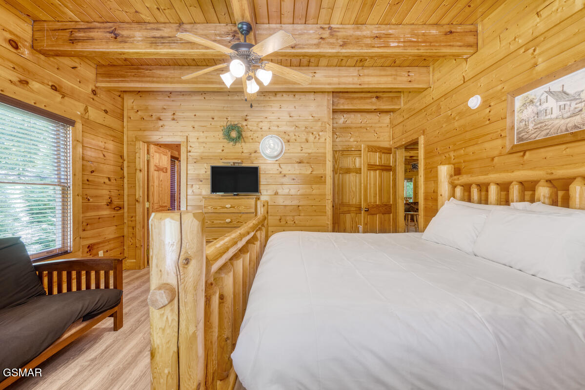 307 Caney Creek Road Pigeon Forge TN 37863