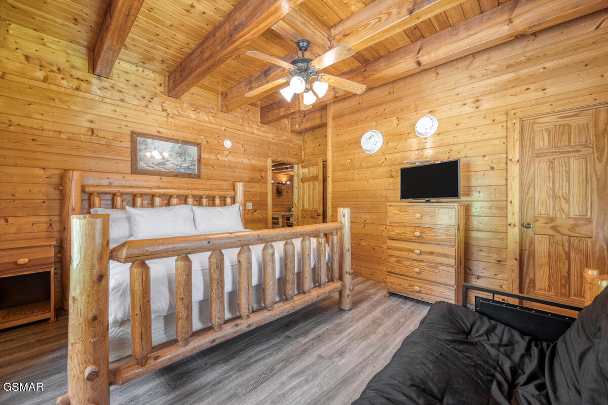 307 Caney Creek Road Pigeon Forge TN 37863