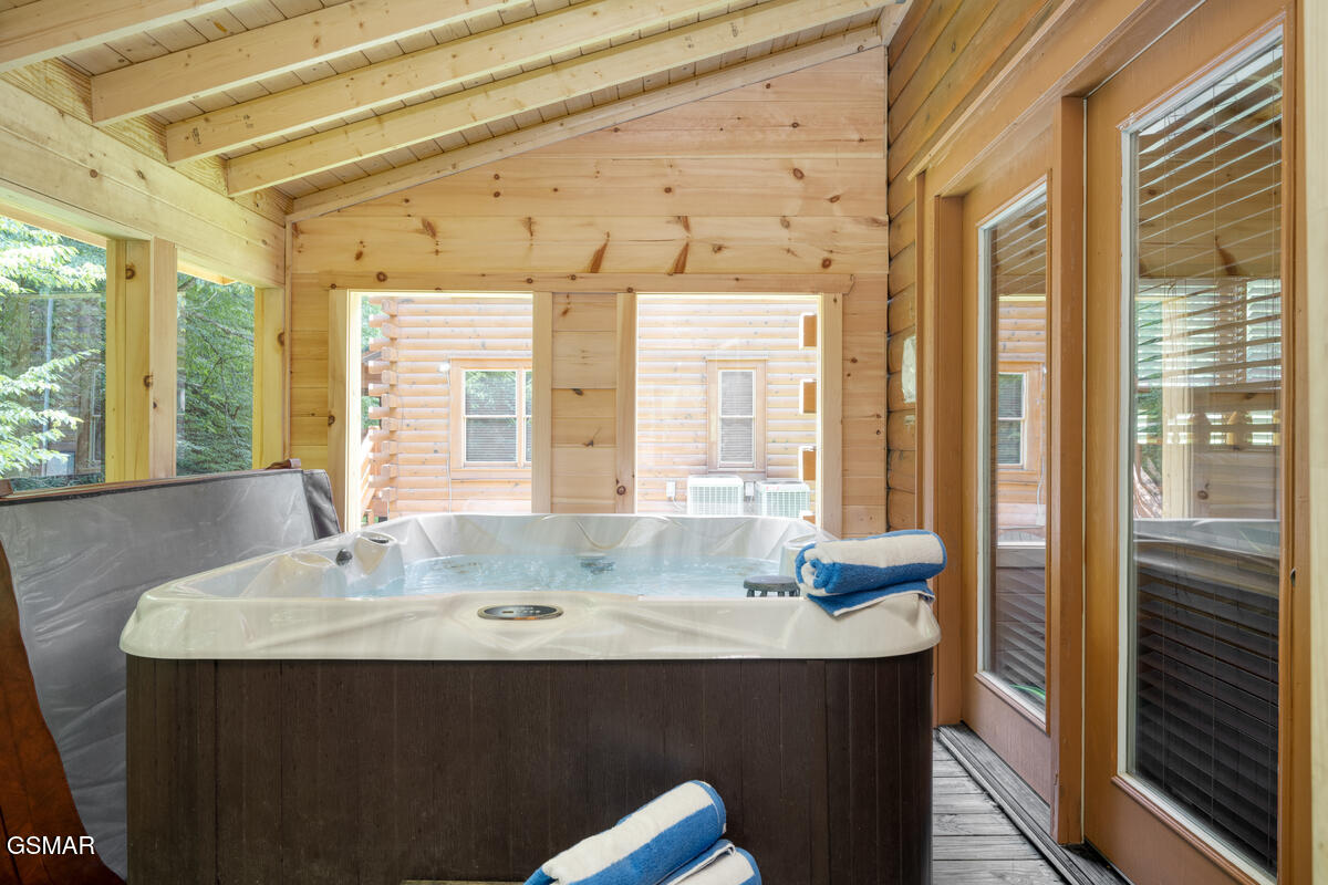 307 Caney Creek Road Pigeon Forge TN 37863