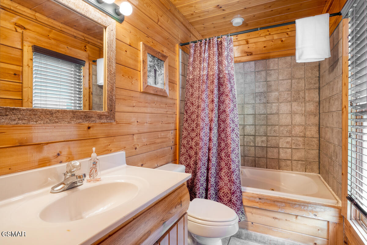 307 Caney Creek Road Pigeon Forge TN 37863