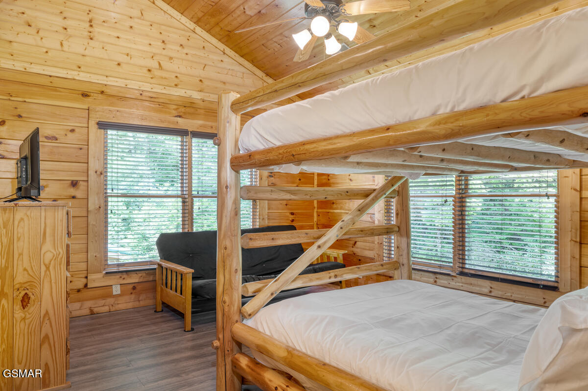 307 Caney Creek Road Pigeon Forge TN 37863