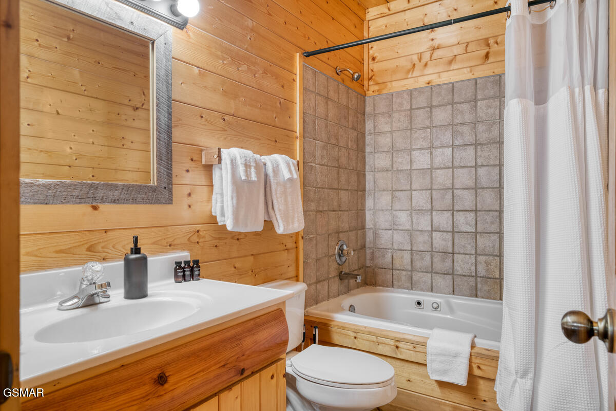 307 Caney Creek Road Pigeon Forge TN 37863