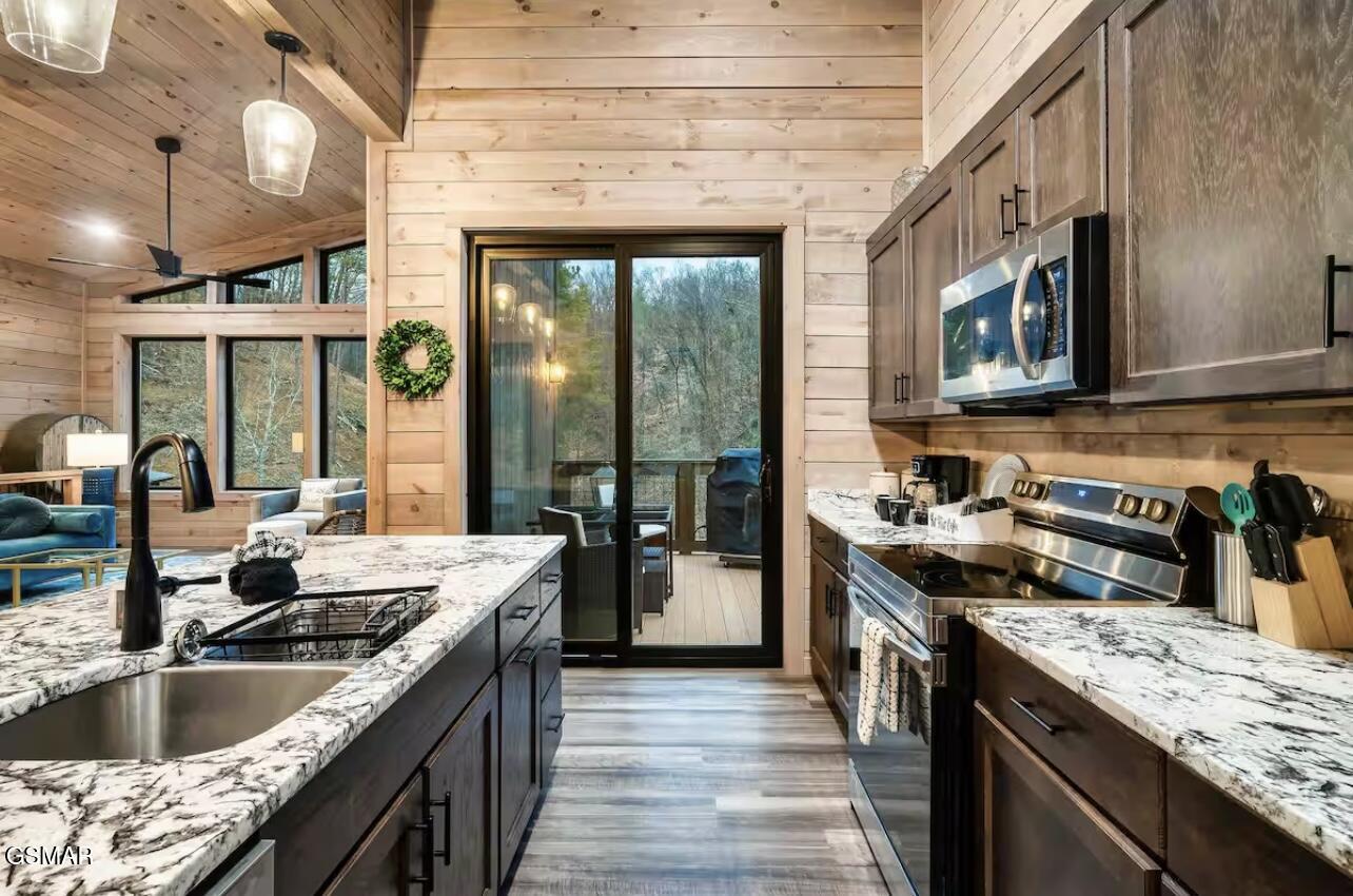 1508 Mountain Drive Sevierville TN 37876