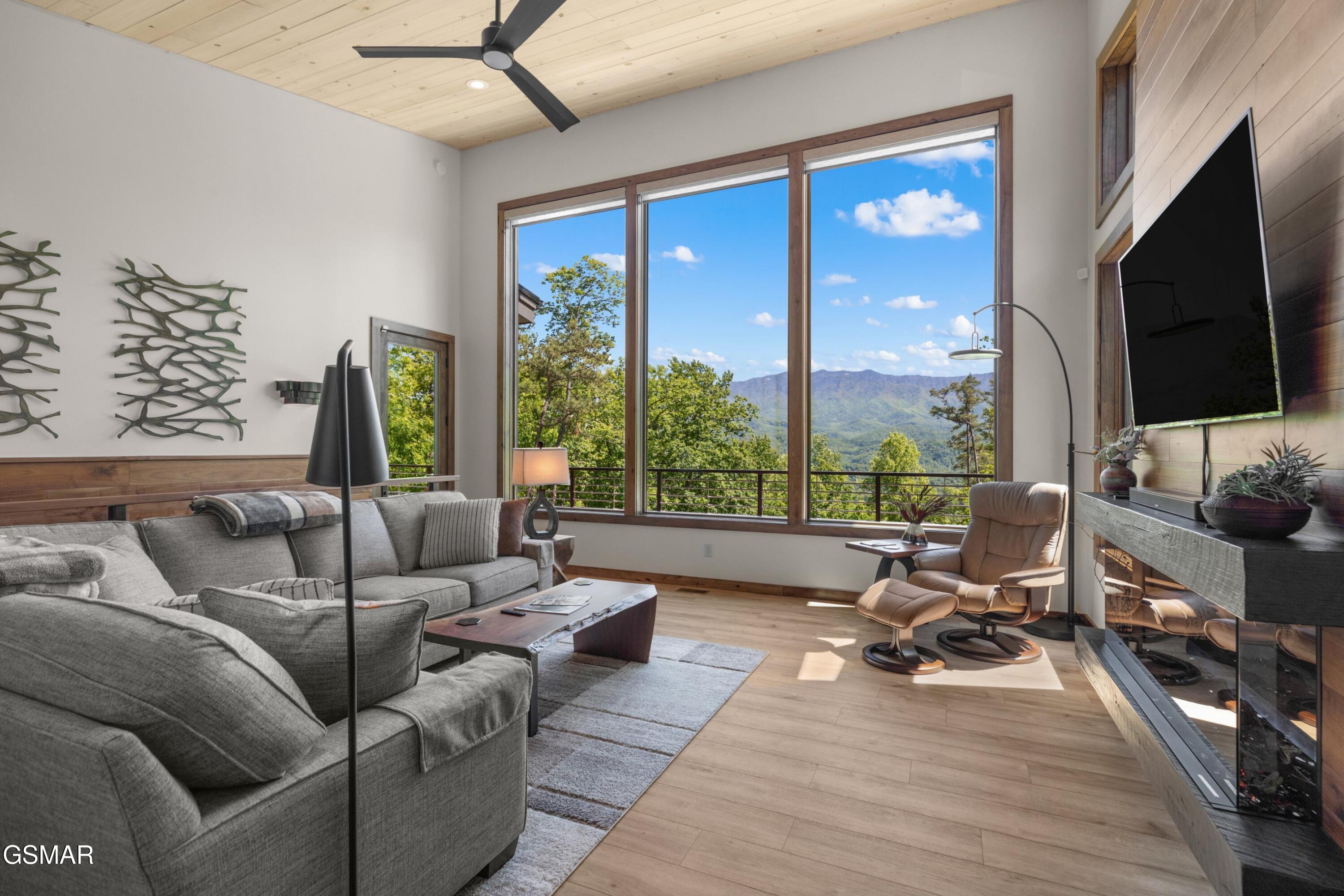 923 Smoky Court Gatlinburg TN 37738