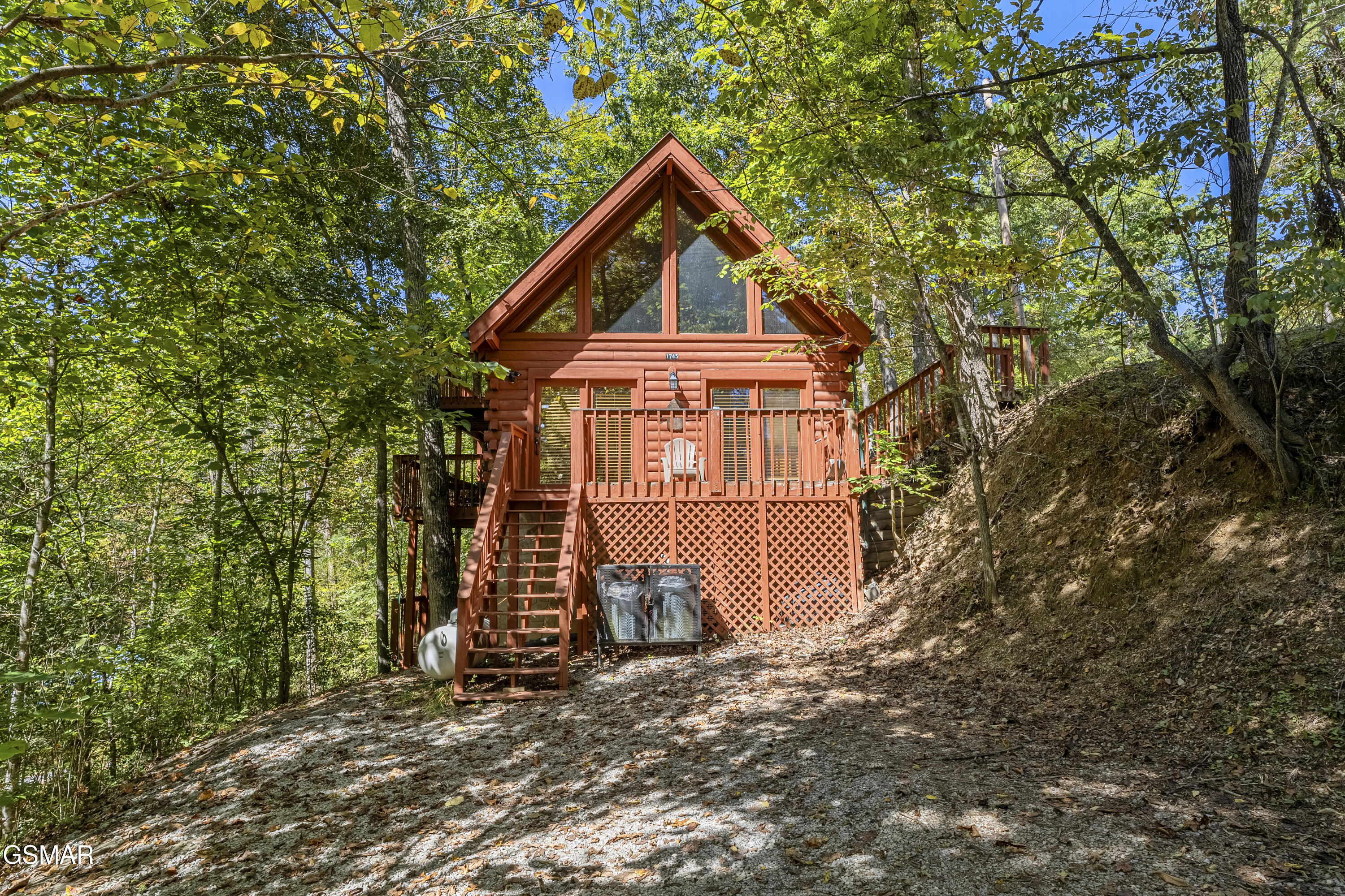 1745 Red Bone Way Sevierville TN 37876