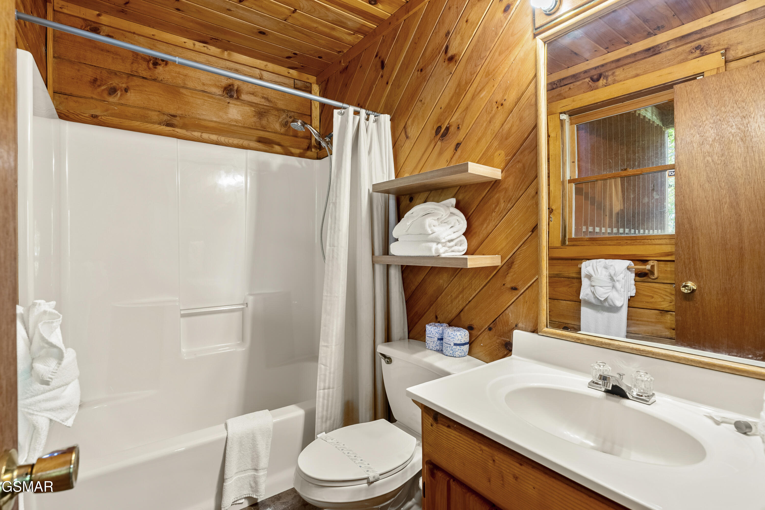 1745 Red Bone Way Sevierville TN 37876