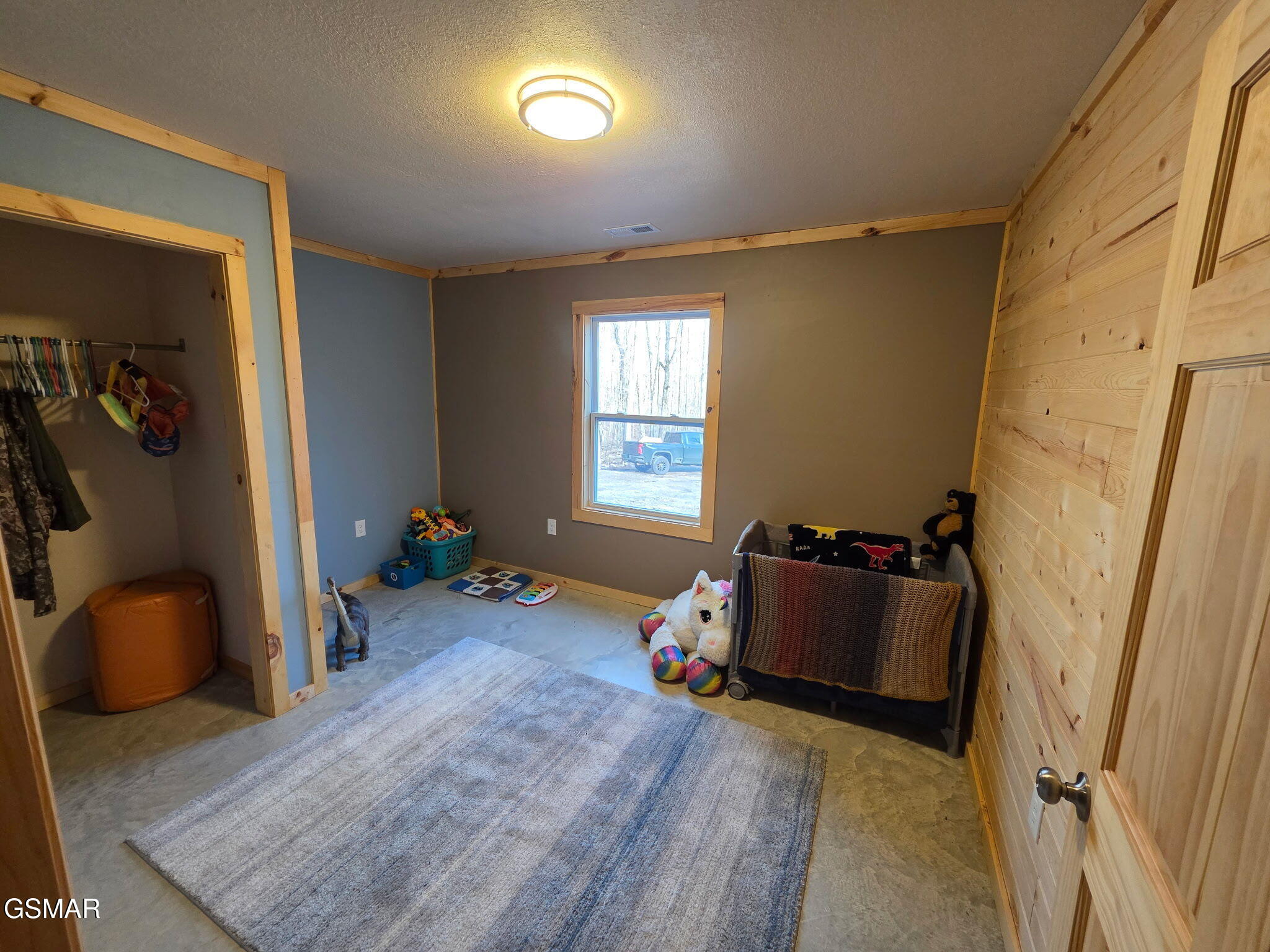 1827 Old Chilhowee Loop Seymour TN 37865