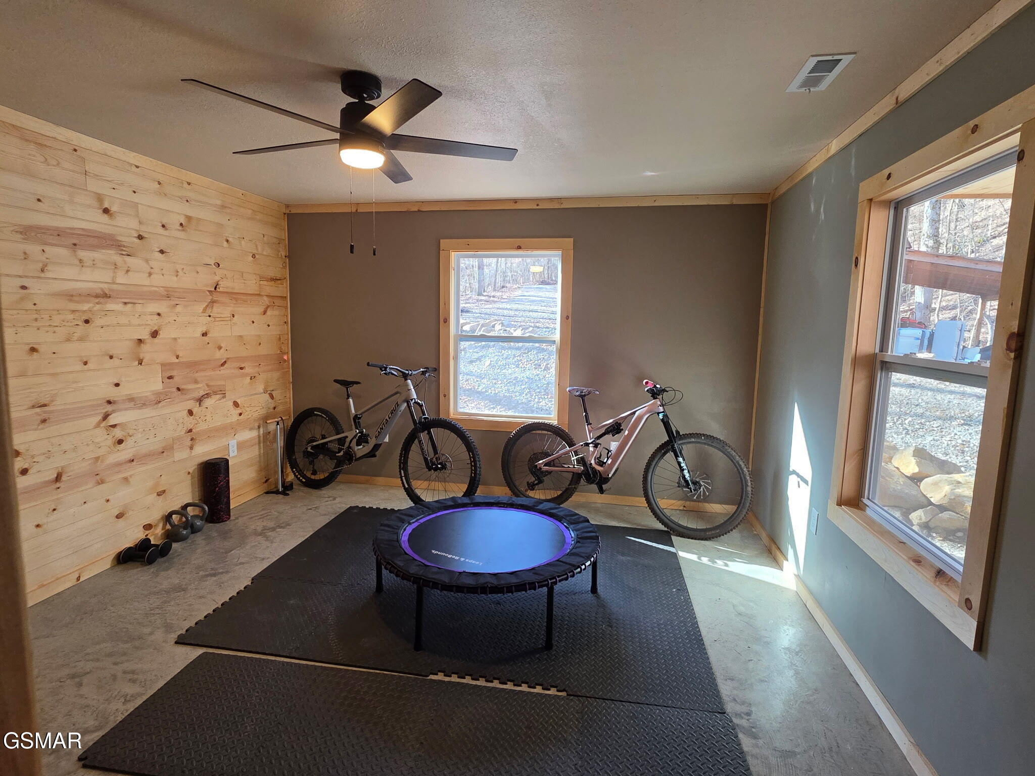 1827 Old Chilhowee Loop Seymour TN 37865