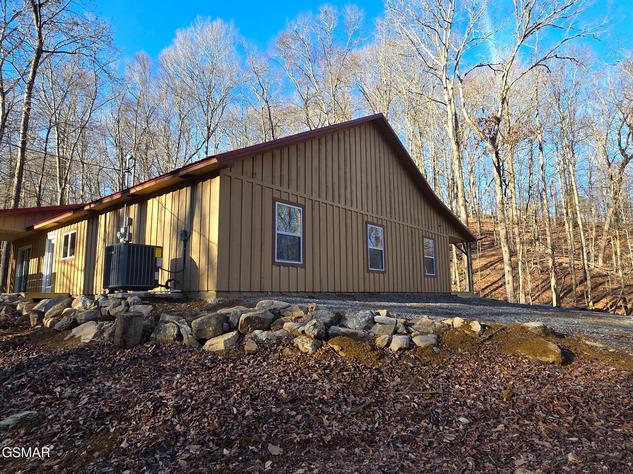 1827 Old Chilhowee Loop Seymour TN 37865