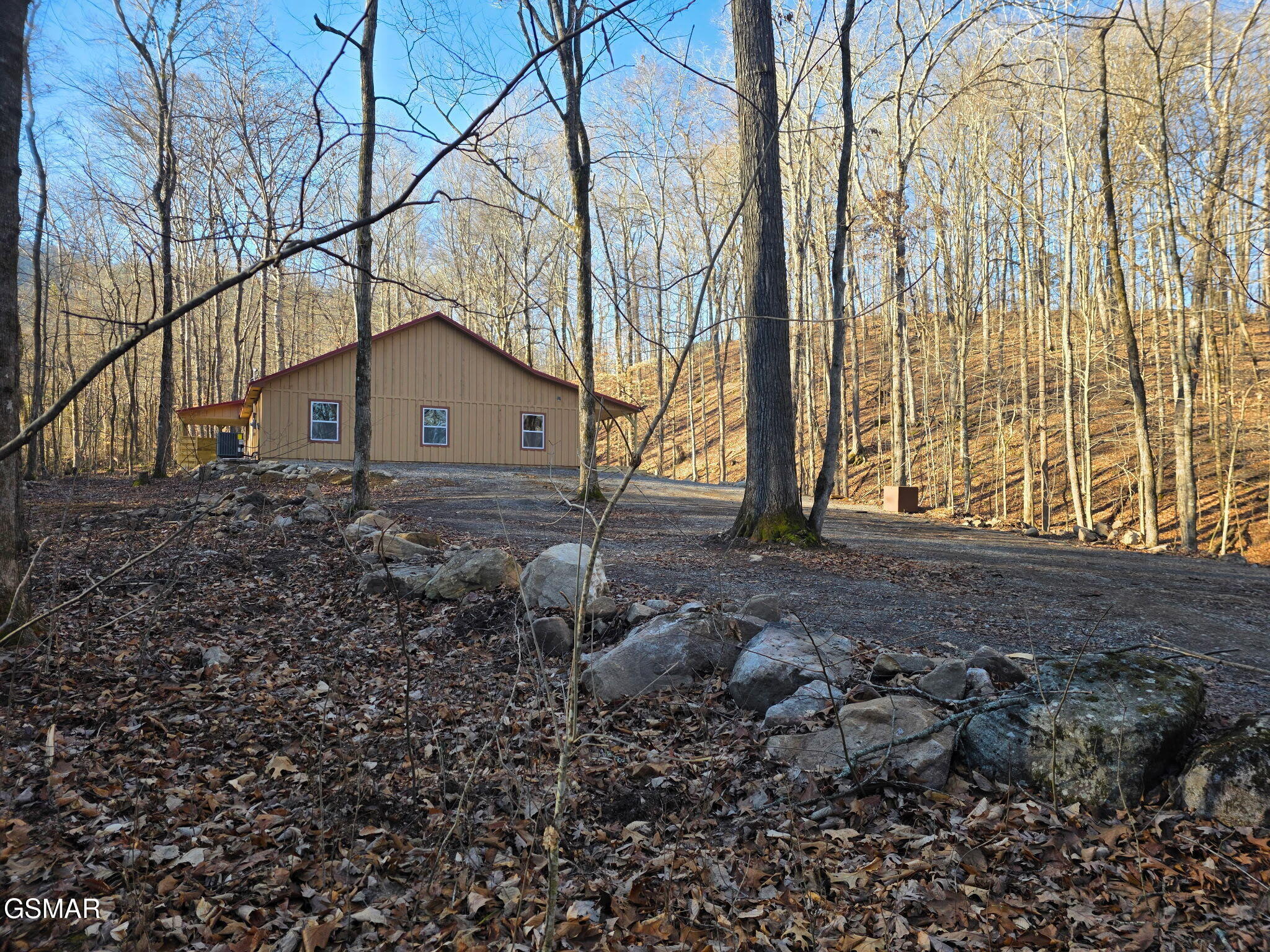 1827 Old Chilhowee Loop Seymour TN 37865