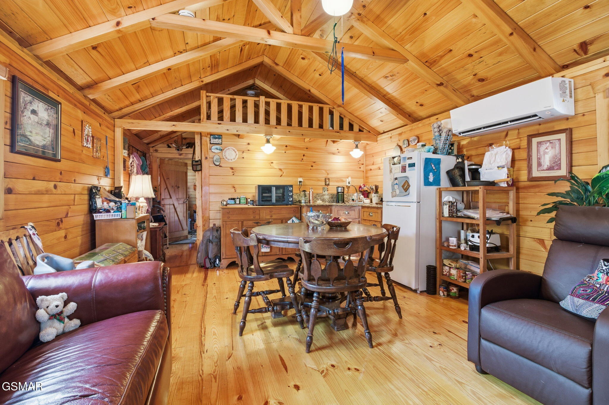 1827 Old Chilhowee Loop Seymour TN 37865