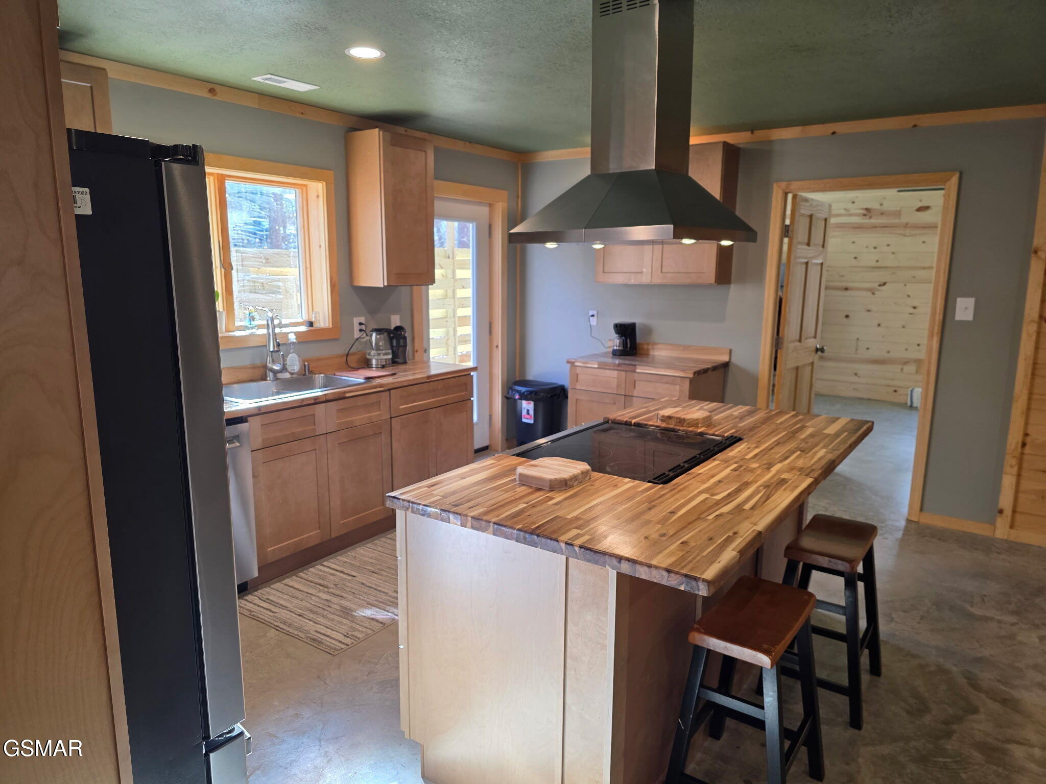 1827 Old Chilhowee Loop Seymour TN 37865