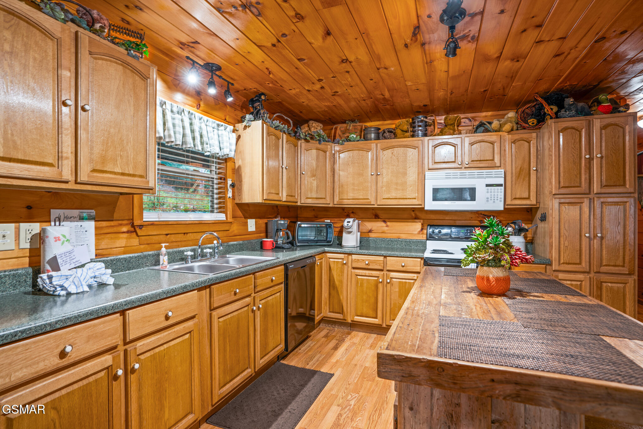 3905 Fern Brook Way Sevierville TN 37862