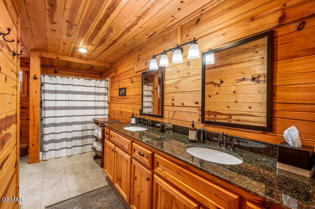 1032 Twin Oaks Road Gatlinburg TN 37738