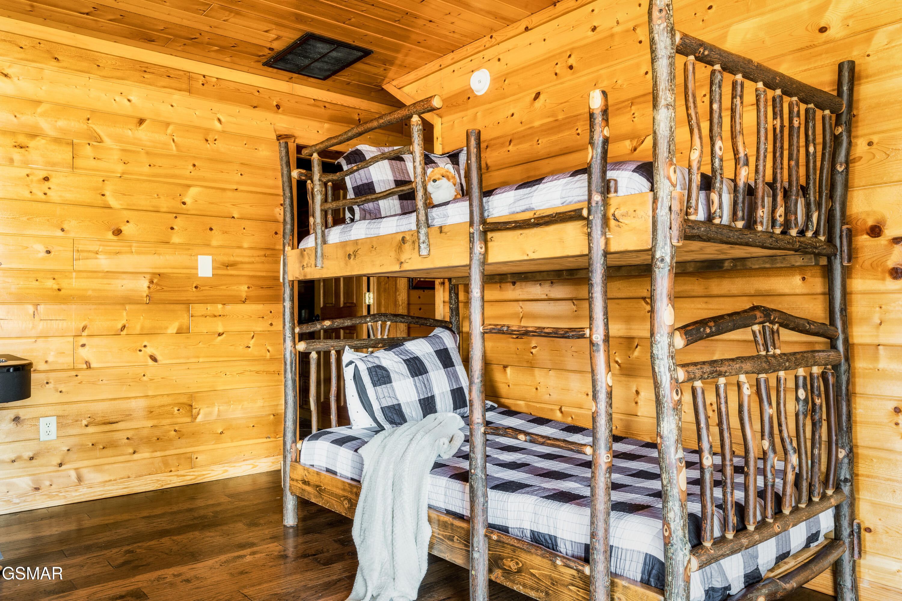 438 Ridgeline Way Gatlinburg TN 37738