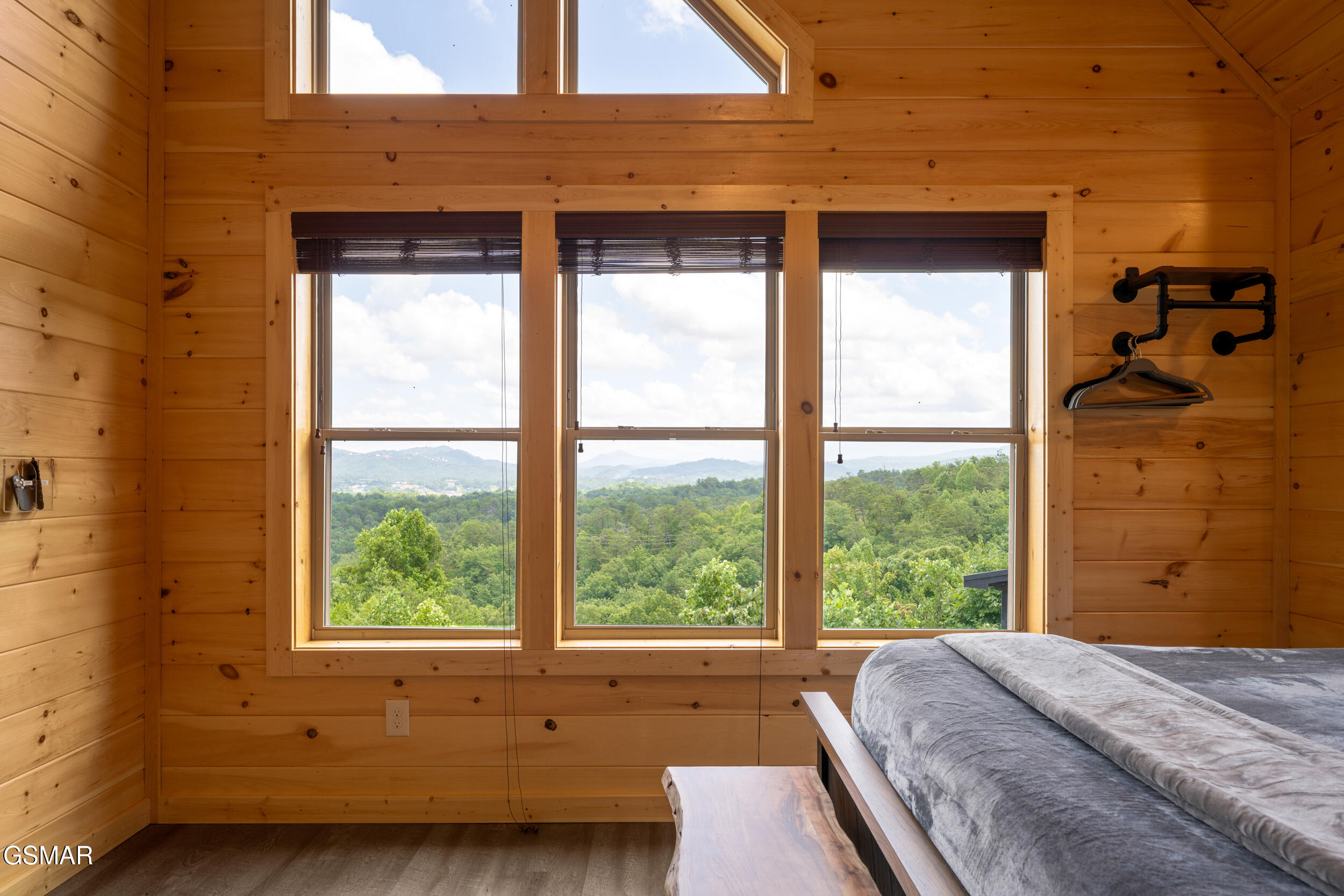 812 Peak Lp Way Pigeon Forge TN 37862