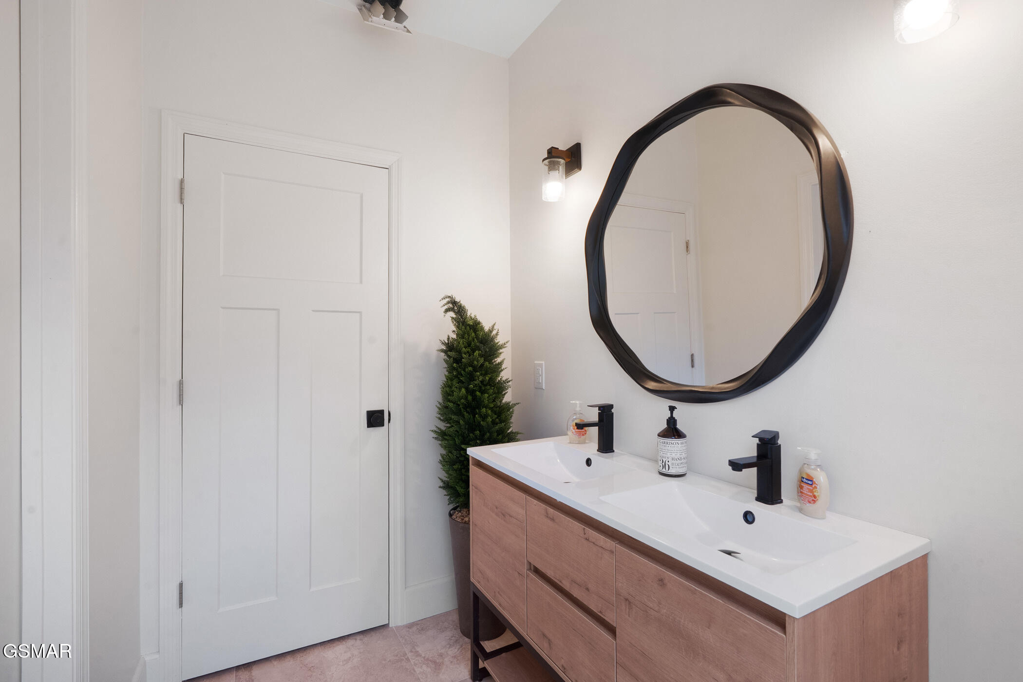 1887 Bluff Mountain Road Sevierville TN 37876