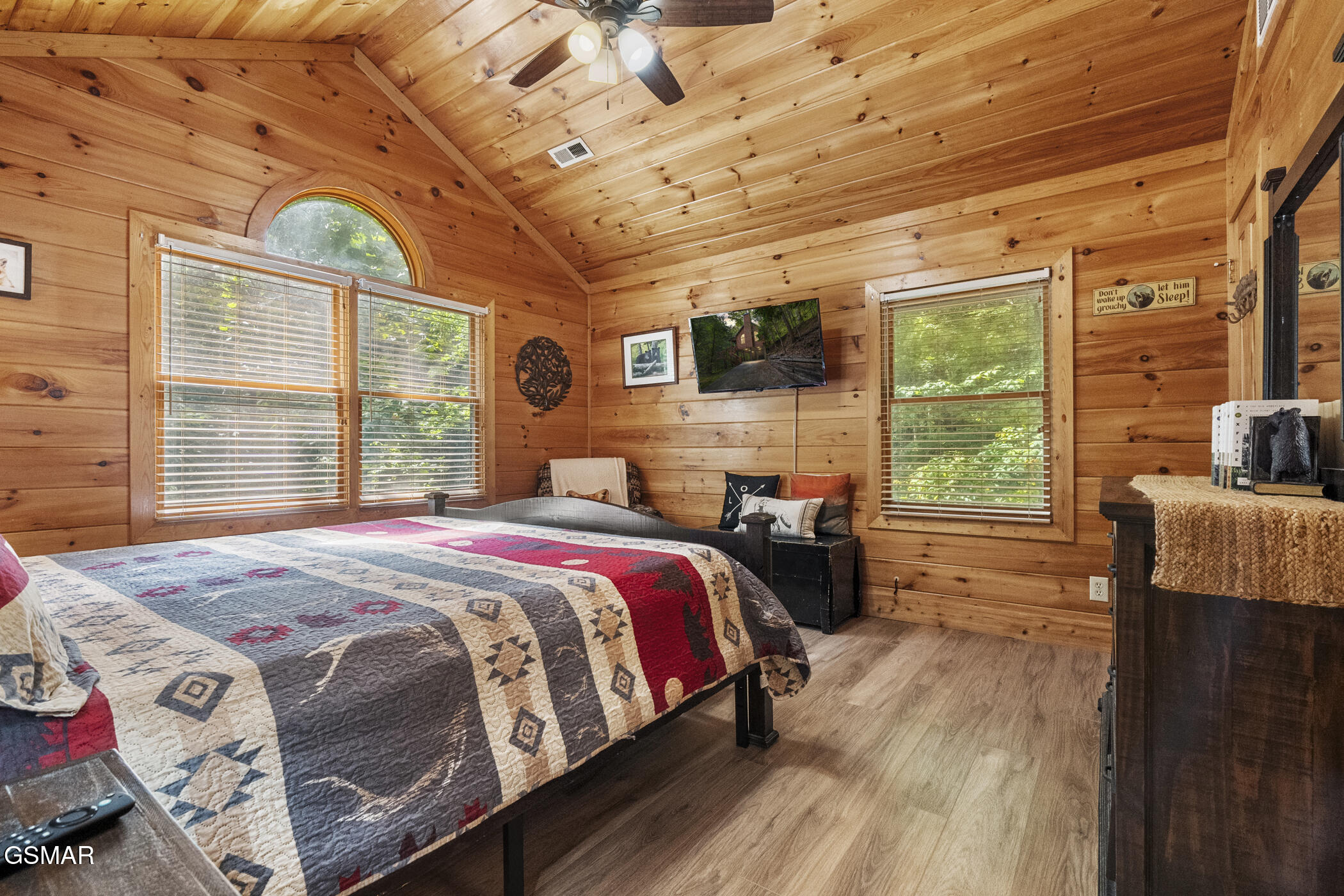 4275 Parkside Village Drive Sevierville TN 37862