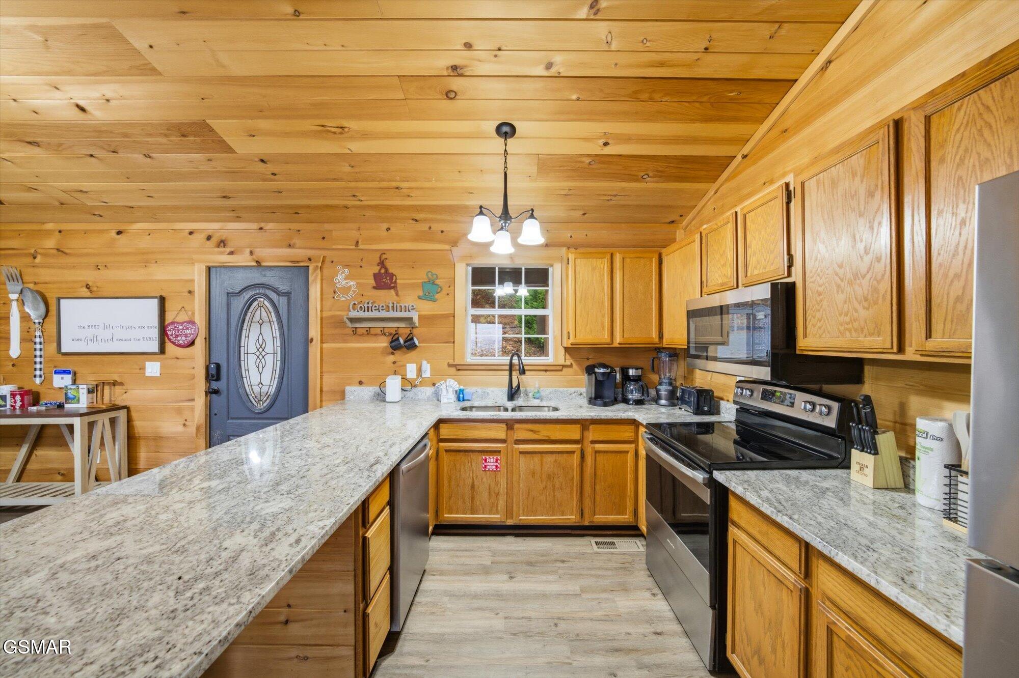 2037 Mccarter Drive Sevierville TN 37862