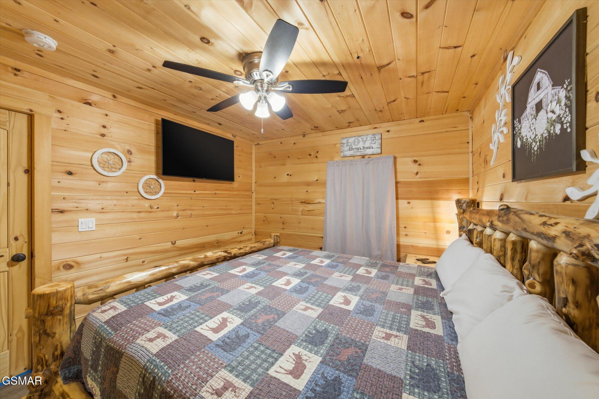 2037 Mccarter Drive Sevierville TN 37862