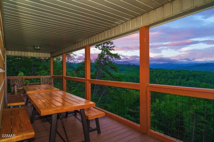 2037 Mccarter Drive Sevierville TN 37862