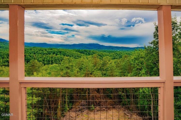 2037 Mccarter Drive Sevierville TN 37862