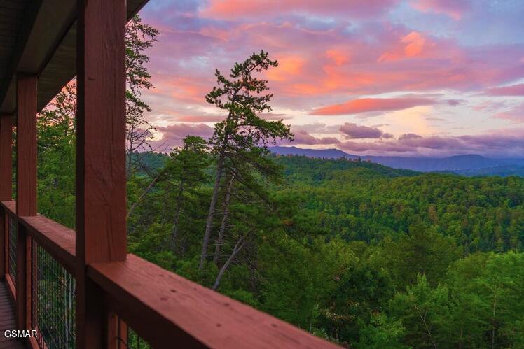 2037 Mccarter Drive Sevierville TN 37862