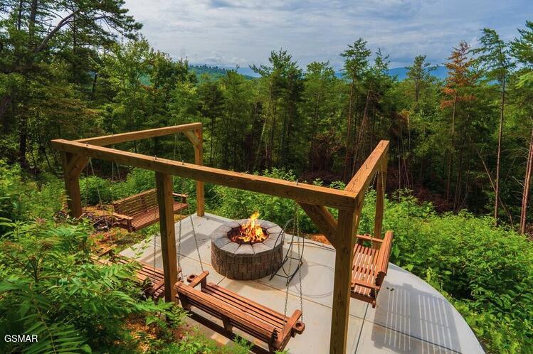 2037 Mccarter Drive Sevierville TN 37862