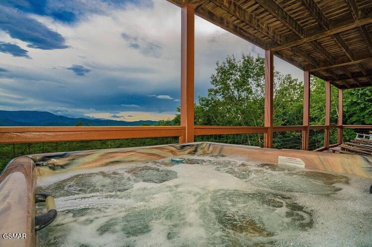 2037 Mccarter Drive Sevierville TN 37862